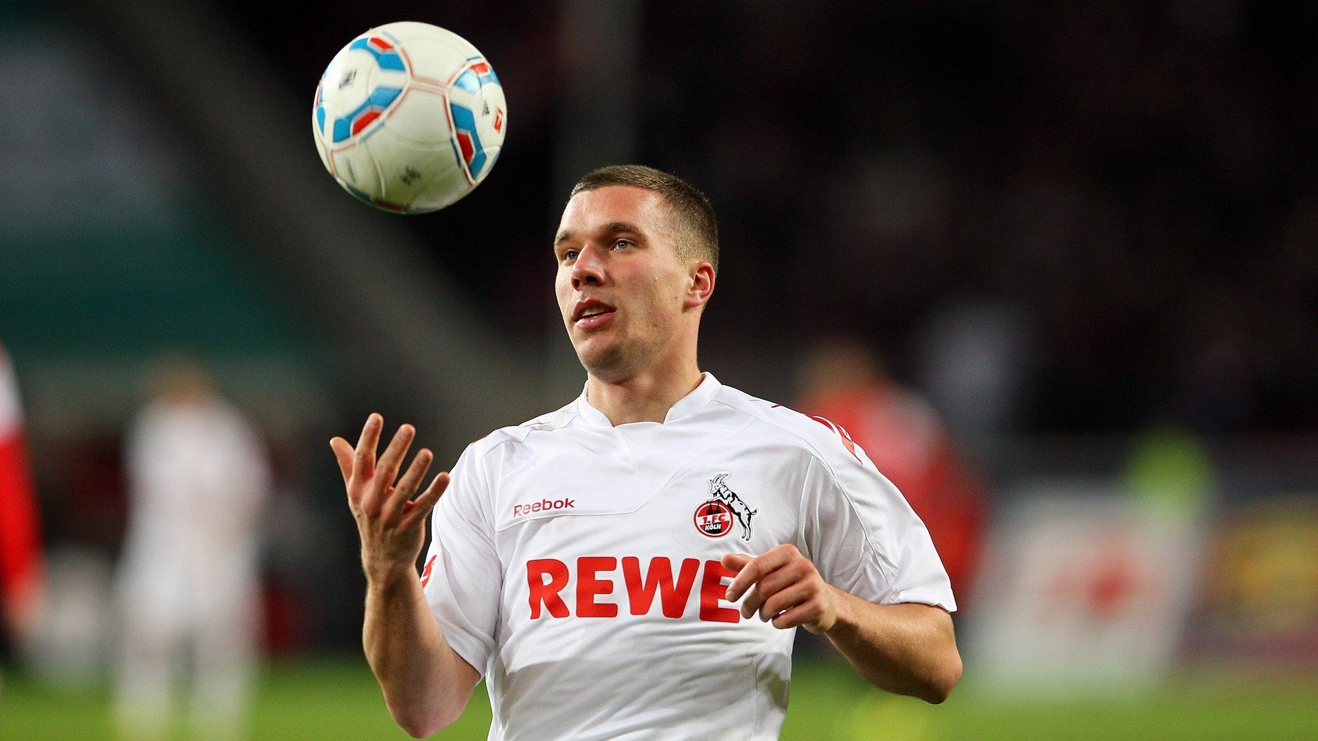 足球赞助合同创纪录